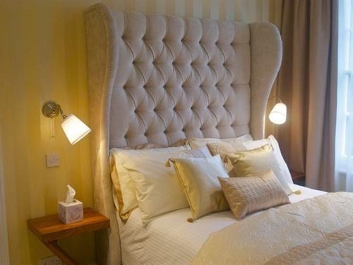 The Crown At Broad Hinton Hotell Eksteriør bilde