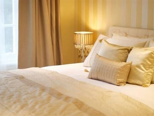 The Crown At Broad Hinton Hotell Eksteriør bilde